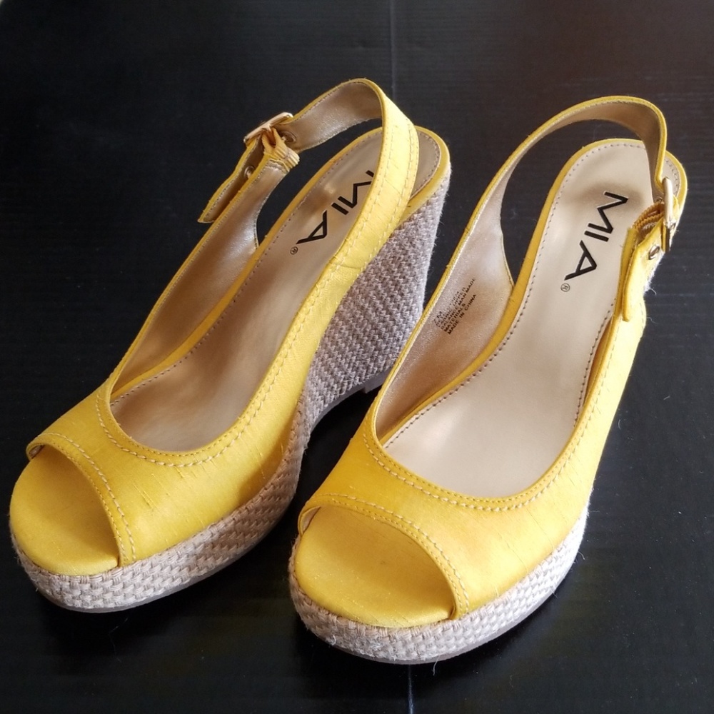 Mia Wedges